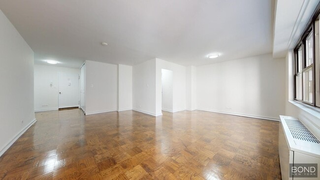 Primary Photo - 145 E 16th St