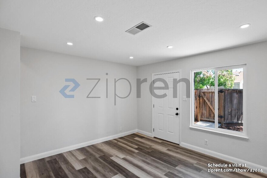 Building Photo - 3385 La Selva St