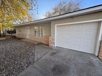 Building Photo - Single Family Residence