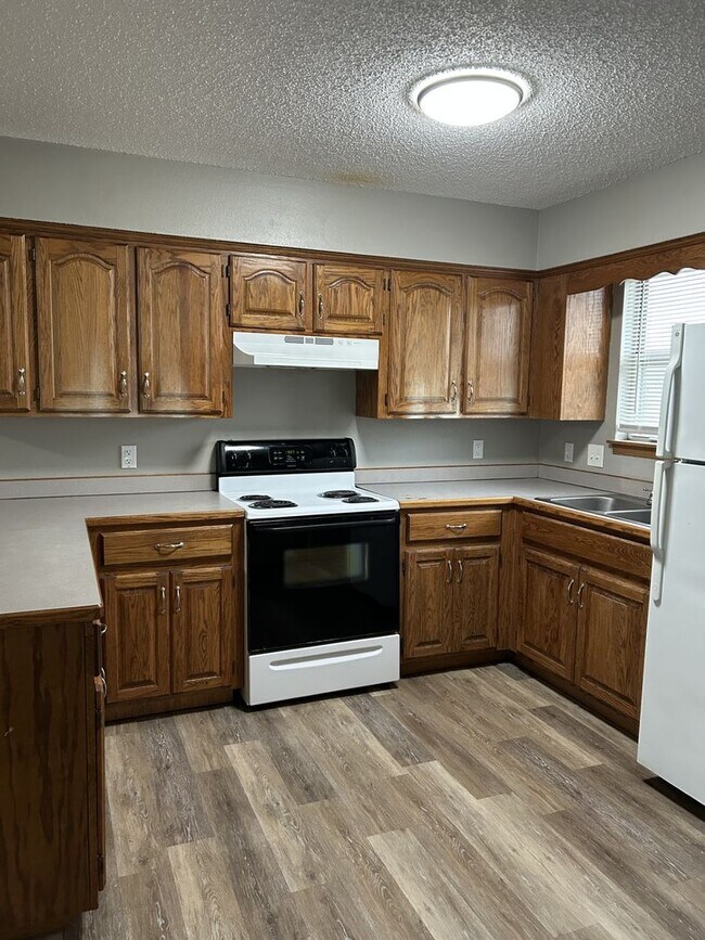 Building Photo - 812 E Jackson St