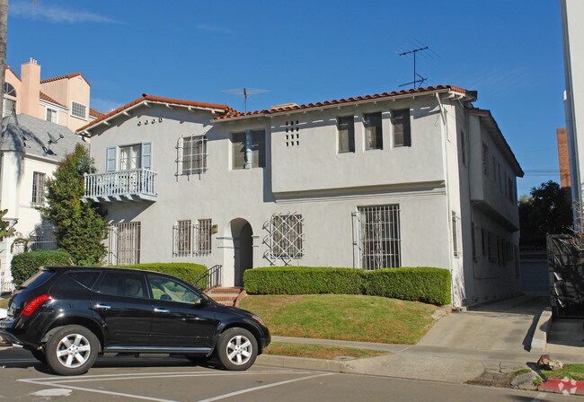 Primary Photo - 360 S Cloverdale Ave