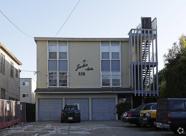 Building Photo - Jackie Apartments