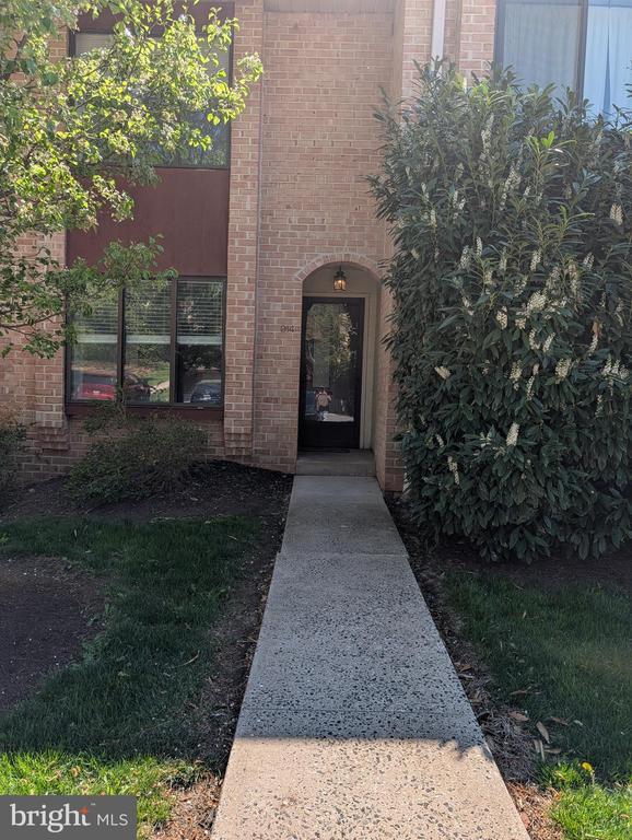 Building Photo - 214 Stonybrook Dr