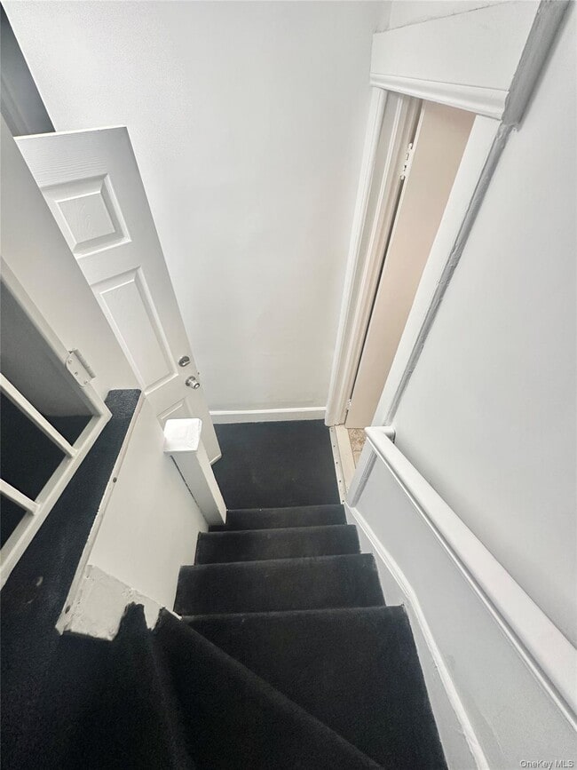 Building Photo - 525 E 5th St