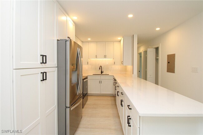 Building Photo - 1435 Curlew Ave