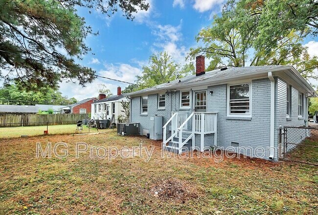 Building Photo - 1419 Herrin Ave