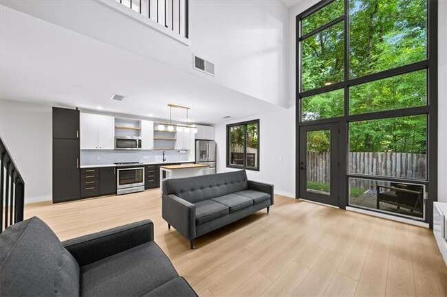 Building Photo - 1364 Rietveld Row NW