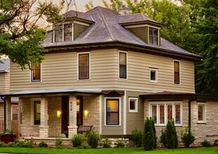 Building Photo - 826 Vattier Street