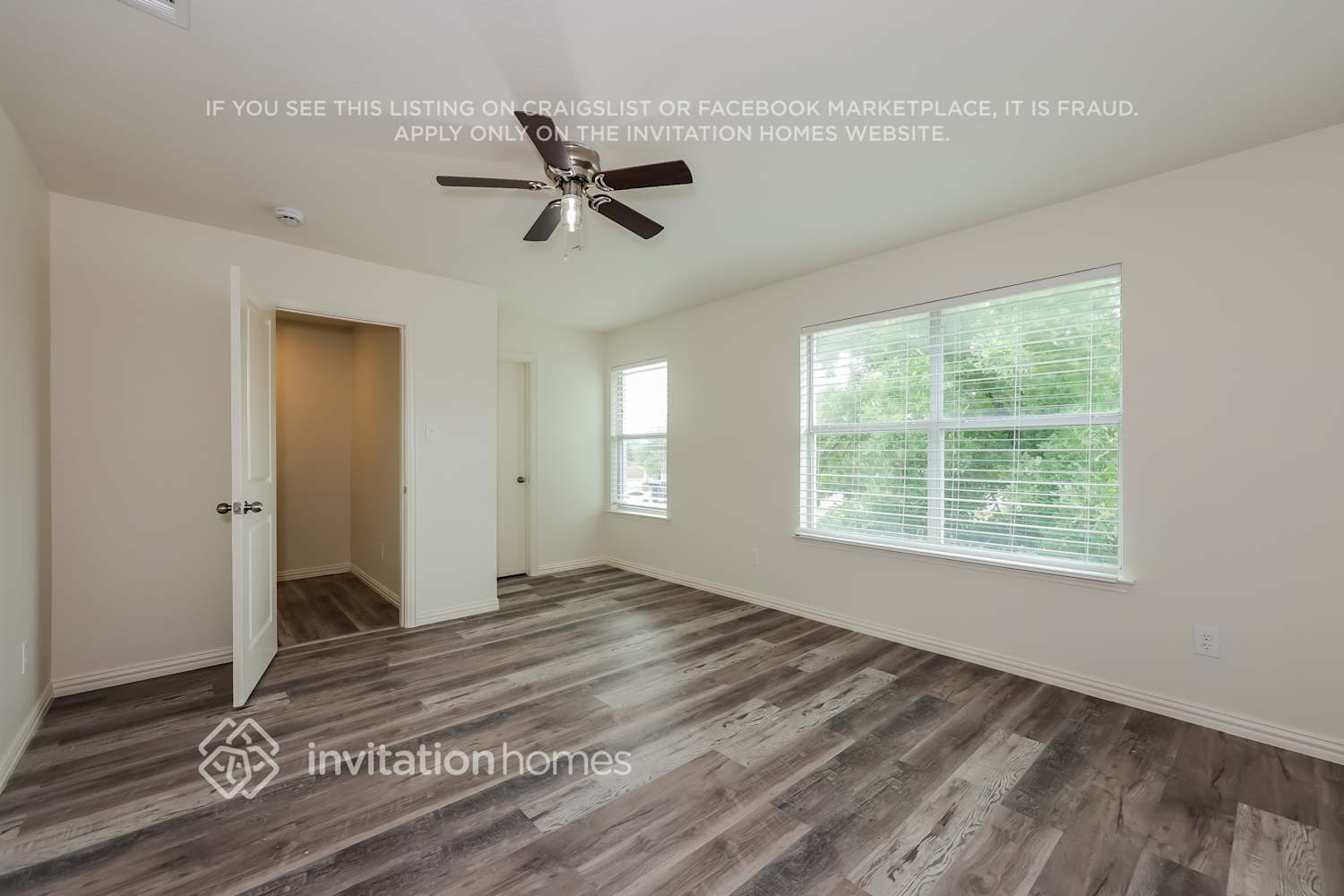Building Photo - 215 Equestrian Dr