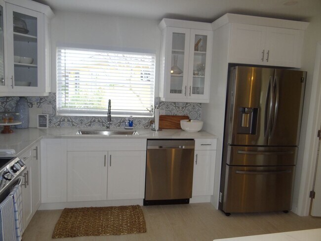 Building Photo - 2473 Rosa Ln
