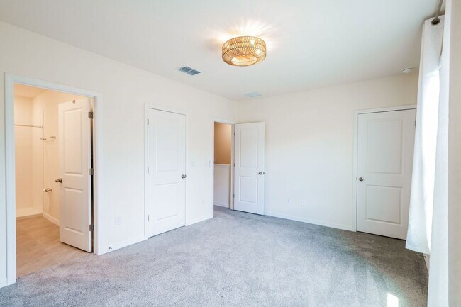 Building Photo - 11166 Crescent Deer Dr
