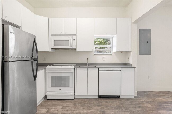 Building Photo - 3 br, 3 bath House - 3452 Margaret St