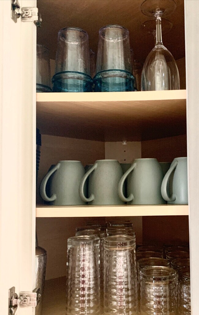 Well appointed kitchen - 6400 Flotilla Dr