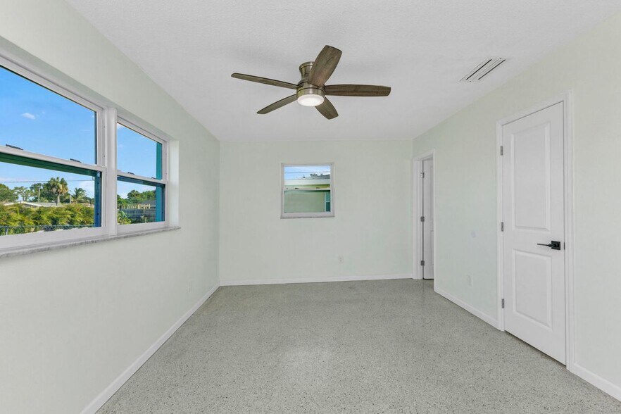 Building Photo - 1611 Sheehan Blvd