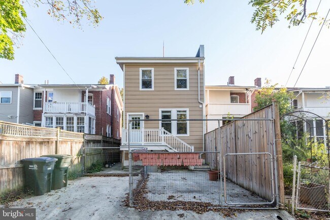 Building Photo - 4209 JENIFER St NW