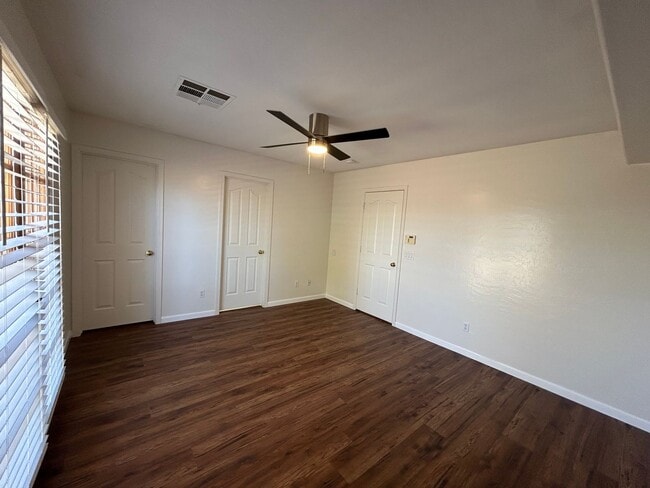 Building Photo - Move In Today! FREE October Rent! Stunning...