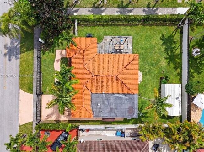 Building Photo - 9000 SW 40th Terrace