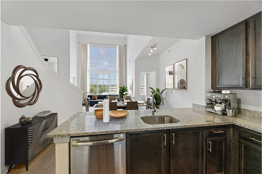 Interior Photo - Aspire Apollo