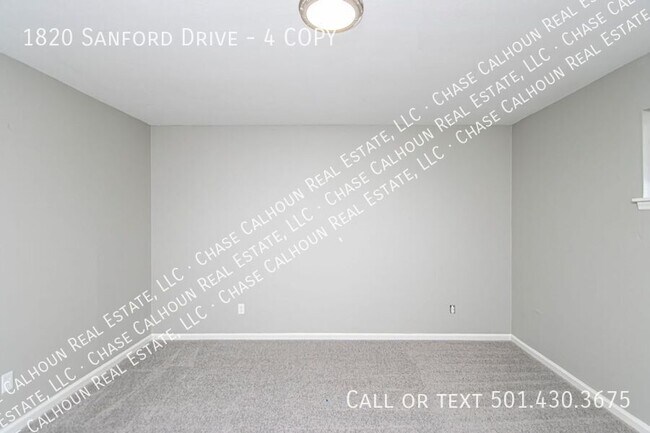 Building Photo - 1820 Sanford Dr