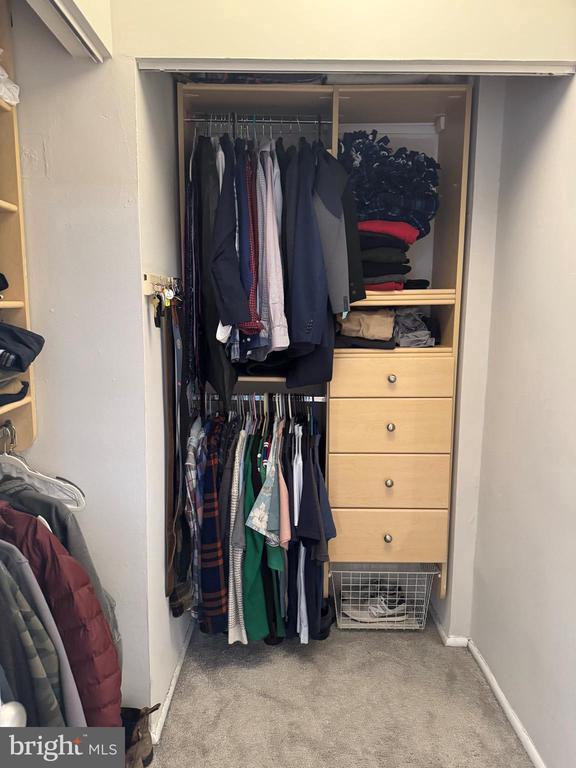 Building Photo - 200 Locust St