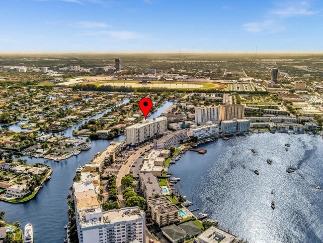 Building Photo - 401 Golden Isles Dr