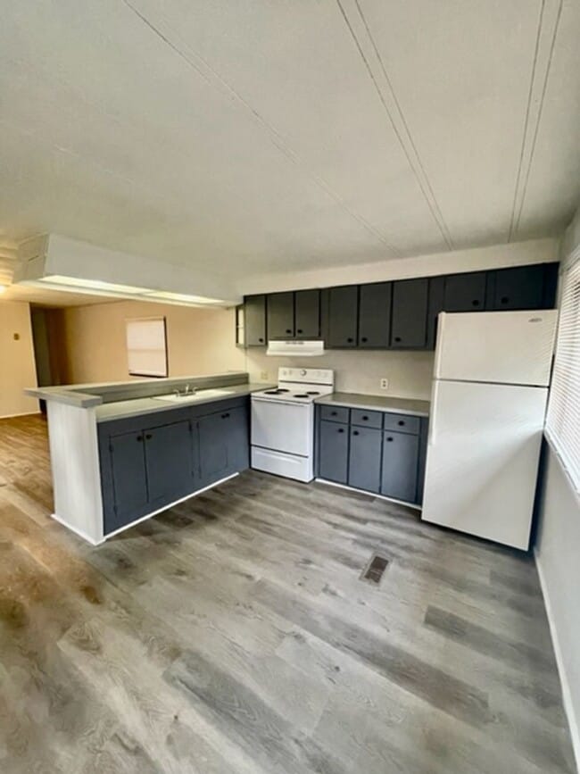 Building Photo - Must see this adorable 3 bedroom 1.5 bath Moble Home located it Dallas