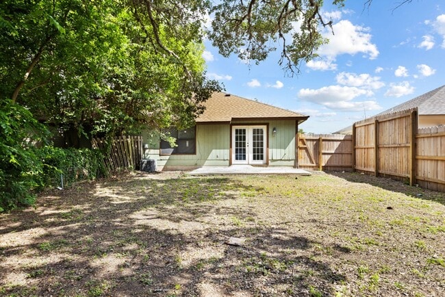 Building Photo - Charming 2-Bedroom Home in Boerne, Texas: ...