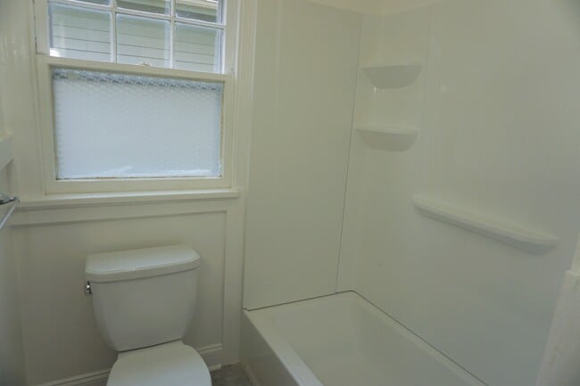 Building Photo - 3804 Vawter Ave