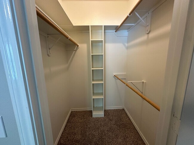 Building Photo - 3934 Hanover Pl