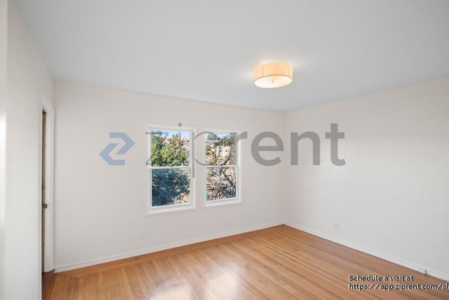 Building Photo - 2429 Ivy Dr