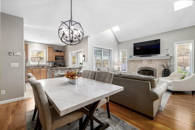 Building Photo - 1 Summer Snow Ln