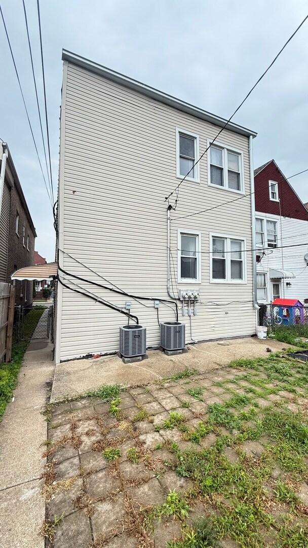 Building Photo - 3137 W 42nd St