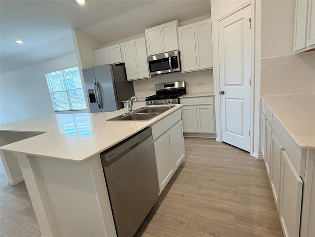 Building Photo - 289 Sormonne Lp