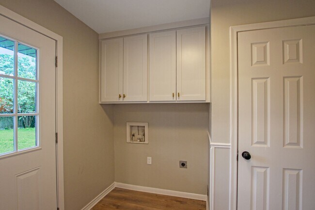 Building Photo - Coming Soon: Stunning 4-bedroom, 2-bath be...
