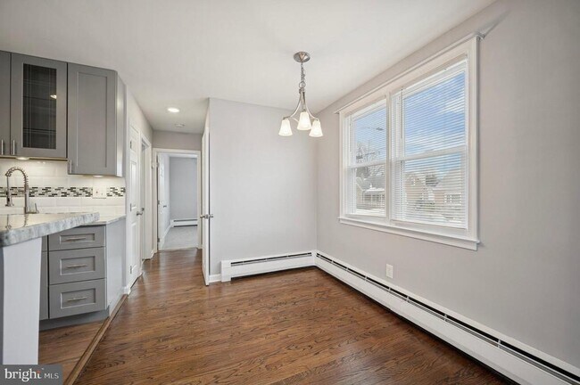 Building Photo - 7947 Ferndale St