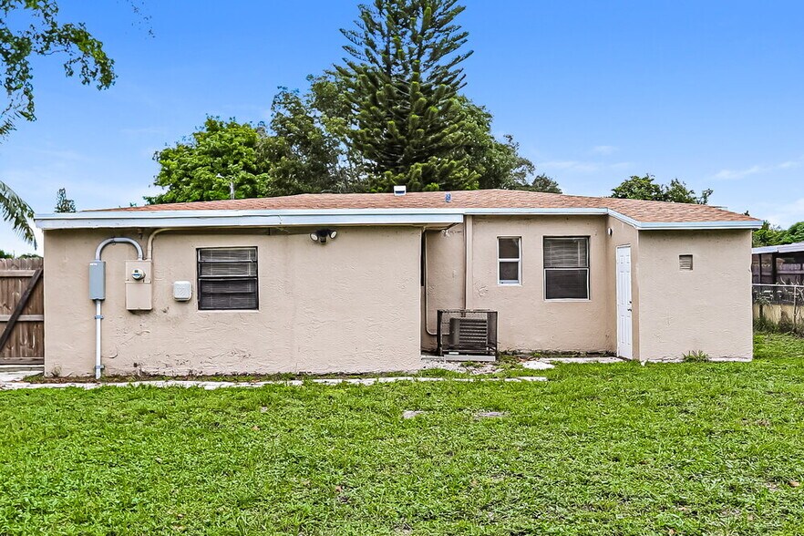 Building Photo - 1207 NW 17th Ave
