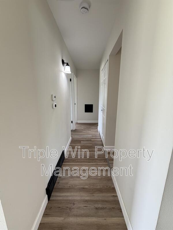 Building Photo - 2257 Luxmore Dr