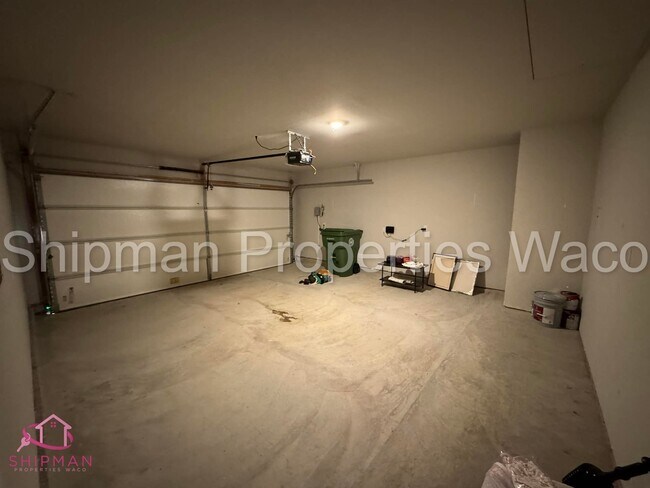 Building Photo - 7105 Canadian Dr