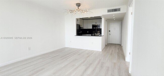 Building Photo - 1200 NE Miami Gardens Dr