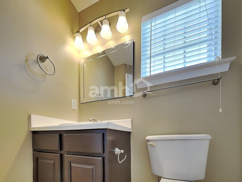 Building Photo - 3049 Buttonwood Ln