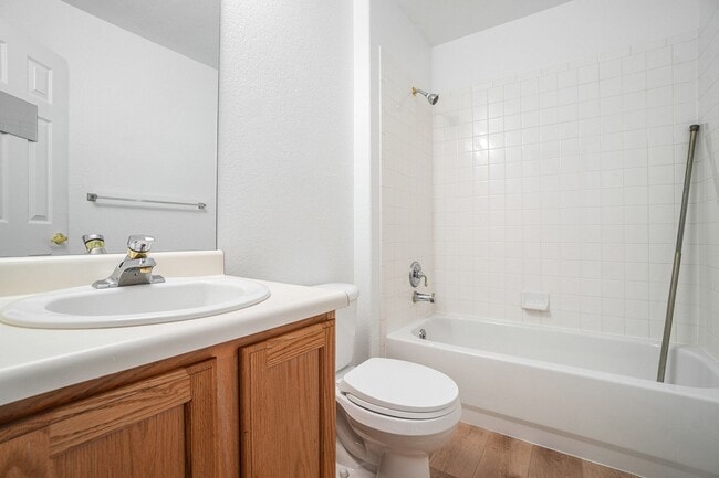 Building Photo - Great Townhome in Fort Collins