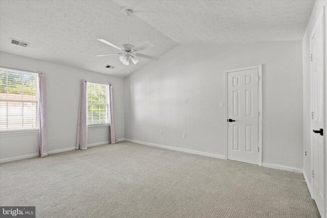Building Photo - 2230 Community Dr