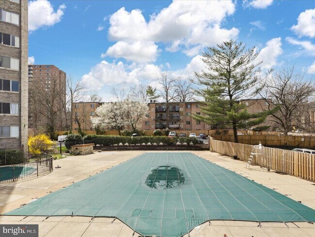 Building Photo - 5340 Holmes Run Pkwy
