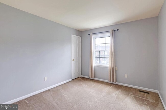 Building Photo - 8010 Old Parsonage Ct