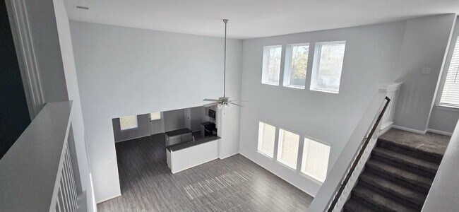 Building Photo - 10050 Pine Valley Ct