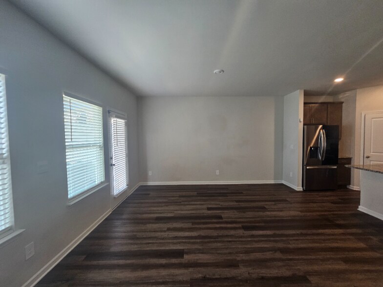Building Photo - 3985 Holland Grv Rd