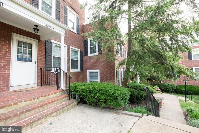 Building Photo - 4859 S 28th St