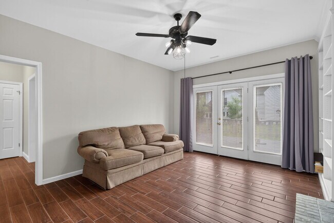 Building Photo - 898 Gunston Ct