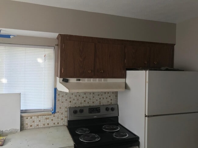 Building Photo - 1250 E 276th St