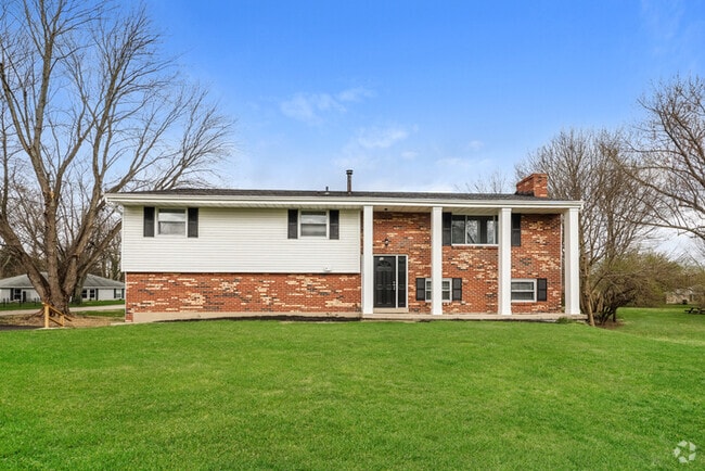 Building Photo - 9715 Stagecoach Dr S